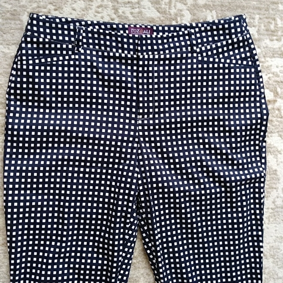 NWOT Roz & Ali Signature Fit Square Pattern Pants 8 Black White - Picture 5 of 15